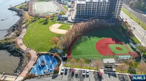 150 Henley Place Weehawken NJ 07086