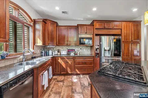 65 Gunn Road Branchville NJ 07826