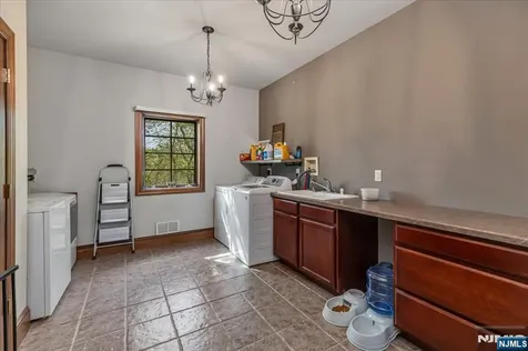 65 Gunn Road Branchville NJ 07826