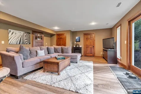 65 Gunn Road Branchville NJ 07826