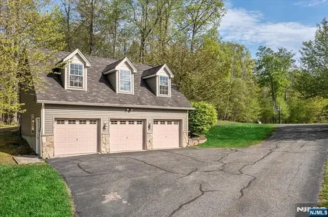 65 Gunn Road Branchville NJ 07826