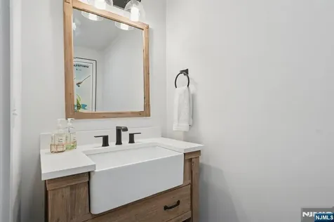 8 Sutton Road Hopatcong NJ 07843