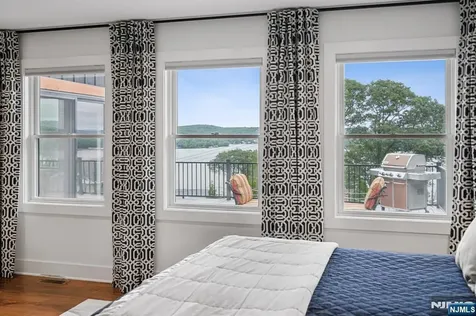 8 Sutton Road Hopatcong NJ 07843
