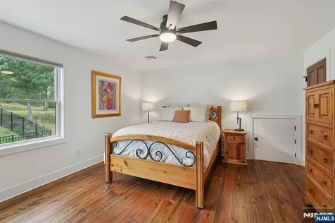 8 Sutton Road Hopatcong NJ 07843