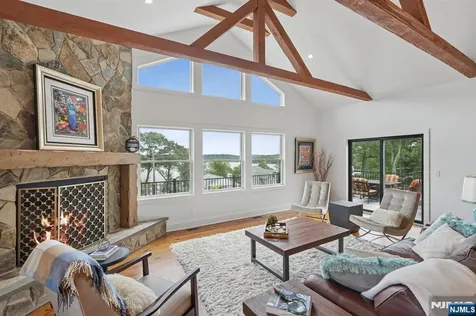 8 Sutton Road Hopatcong NJ 07843