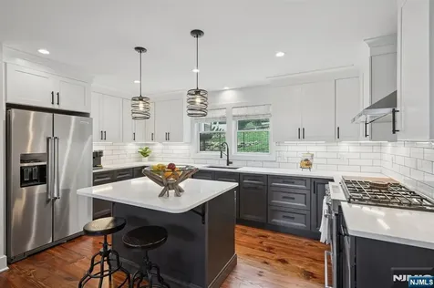 8 Sutton Road Hopatcong NJ 07843