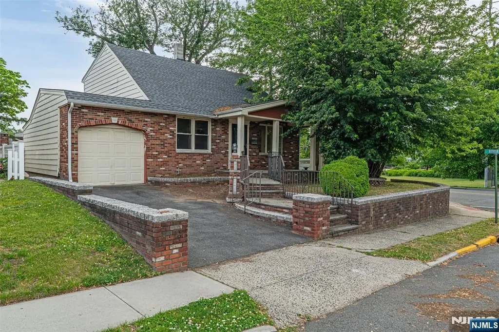 167 Bergen Avenue North Arlington NJ 07031