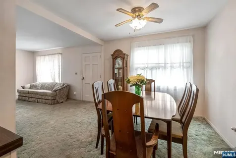 415 N 4th Hawthorne NJ 07506