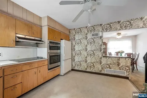 415 N 4th Hawthorne NJ 07506