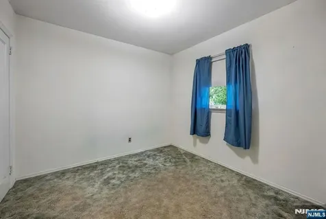 415 N 4th Hawthorne NJ 07506