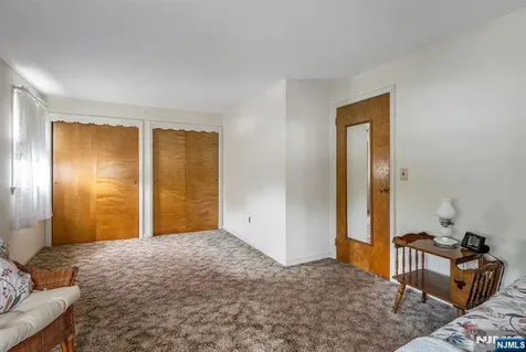 415 N 4th Hawthorne NJ 07506