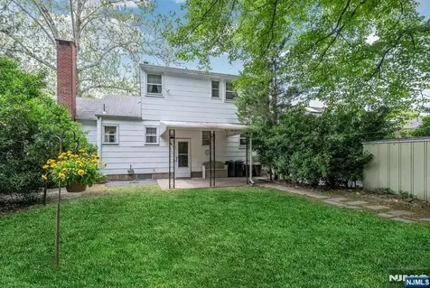 415 N 4th Hawthorne NJ 07506