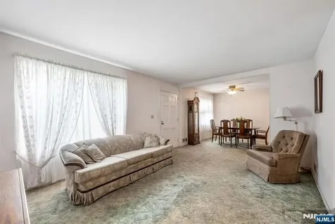415 N 4th Hawthorne NJ 07506