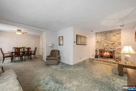 415 N 4th Hawthorne NJ 07506
