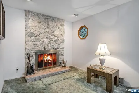 415 N 4th Hawthorne NJ 07506