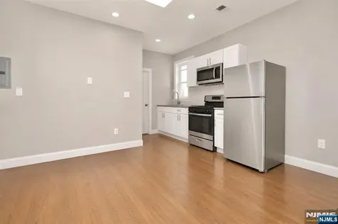219 Sussex Avenue Newark NJ 07103