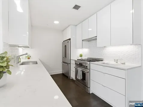 380 Newark Avenue Jersey City NJ 07302