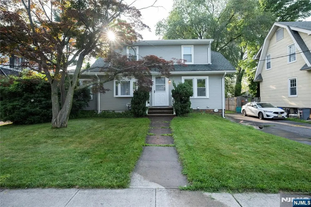 35 3rd Avenue Little Falls NJ 07424