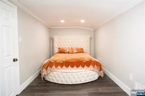 35 3rd Avenue Little Falls NJ 07424