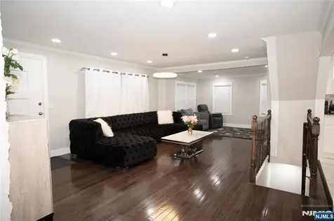 35 3rd Avenue Little Falls NJ 07424