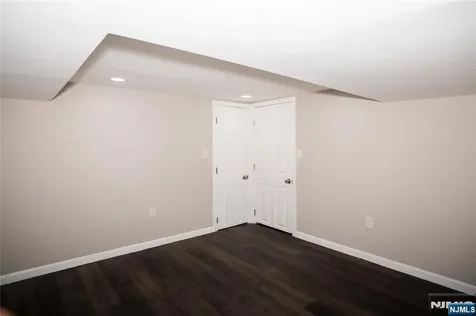 35 3rd Avenue Little Falls NJ 07424