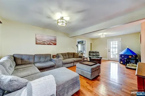 50 Winifred Drive Totowa NJ 07512