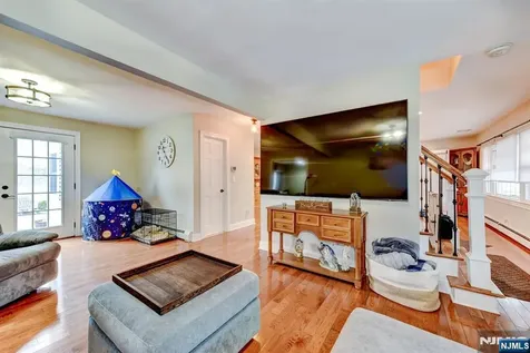 50 Winifred Drive Totowa NJ 07512