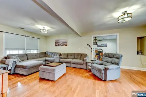 50 Winifred Drive Totowa NJ 07512