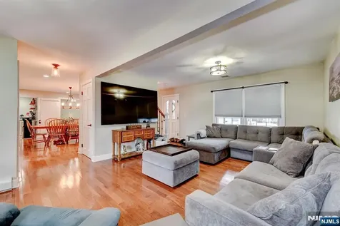 50 Winifred Drive Totowa NJ 07512