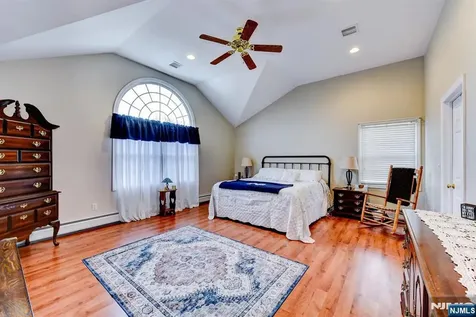 50 Winifred Drive Totowa NJ 07512