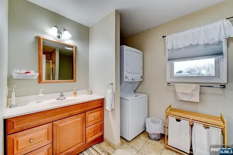 50 Winifred Drive Totowa NJ 07512