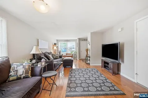 15 Orchard Street Bloomingdale NJ 07403