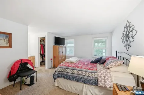15 Orchard Street Bloomingdale NJ 07403