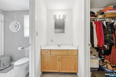 15 Orchard Street Bloomingdale NJ 07403