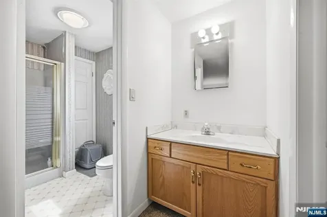 15 Orchard Street Bloomingdale NJ 07403