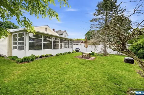 15 Orchard Street Bloomingdale NJ 07403