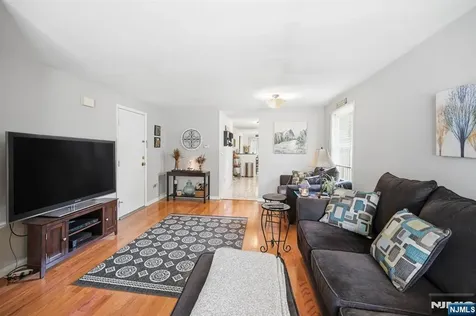 15 Orchard Street Bloomingdale NJ 07403