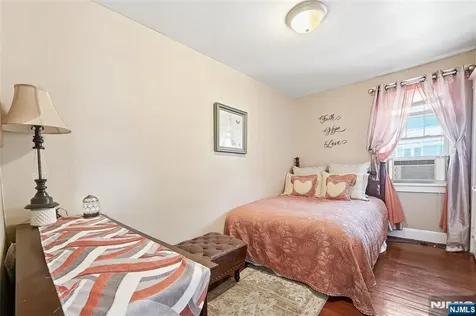 52 Harcourt Avenue Bergenfield NJ 07621