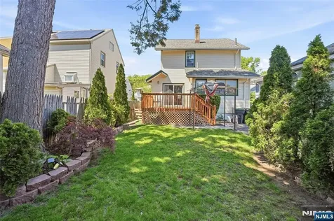 52 Harcourt Avenue Bergenfield NJ 07621