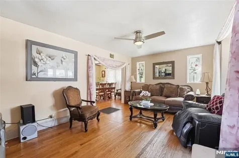 52 Harcourt Avenue Bergenfield NJ 07621