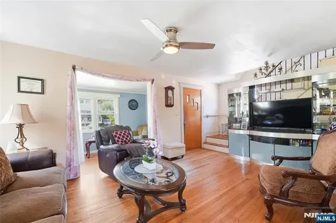 52 Harcourt Avenue Bergenfield NJ 07621
