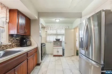 52 Harcourt Avenue Bergenfield NJ 07621
