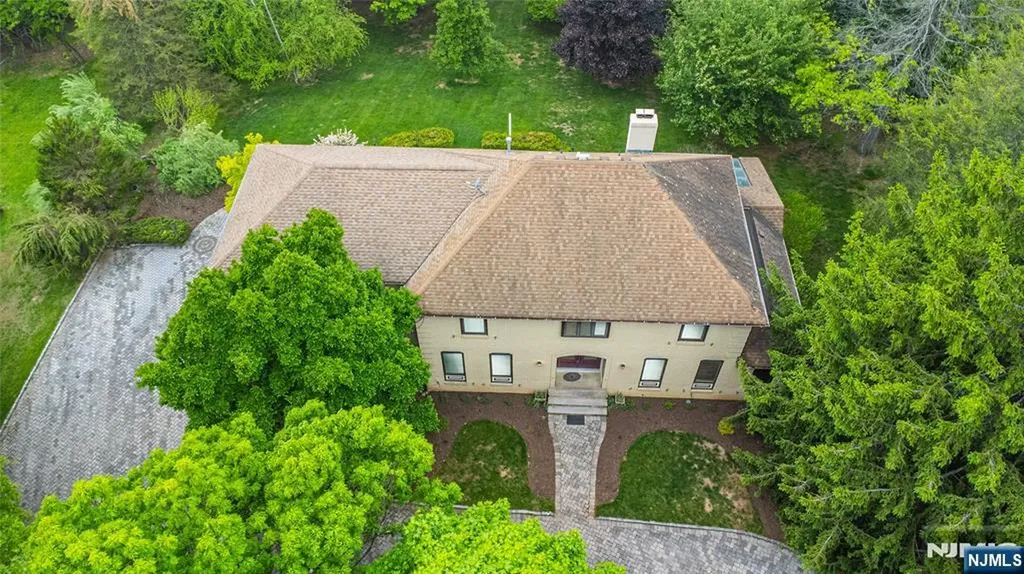 104 Shrewsbury Drive Livingston NJ 07039