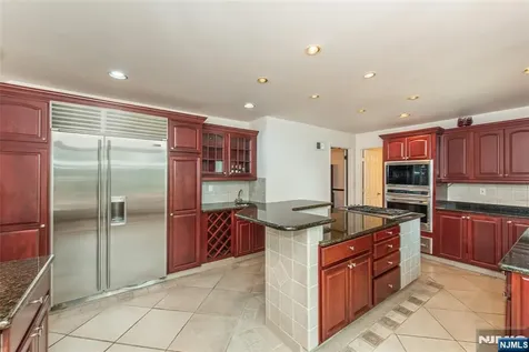 104 Shrewsbury Drive Livingston NJ 07039