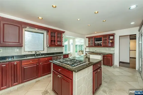 104 Shrewsbury Drive Livingston NJ 07039