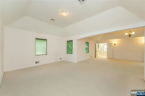104 Shrewsbury Drive Livingston NJ 07039