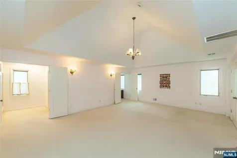 104 Shrewsbury Drive Livingston NJ 07039