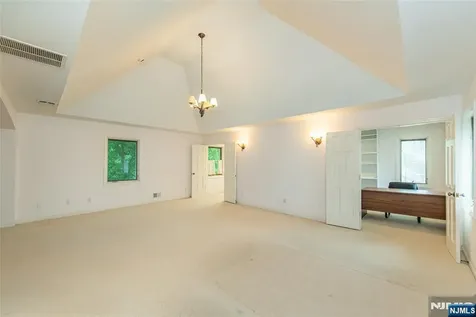 104 Shrewsbury Drive Livingston NJ 07039