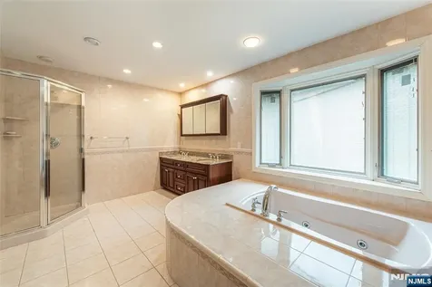 104 Shrewsbury Drive Livingston NJ 07039