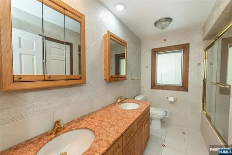 104 Shrewsbury Drive Livingston NJ 07039